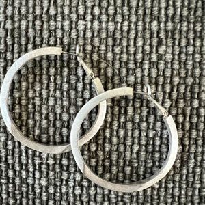 Silver lightweight hoop earrings